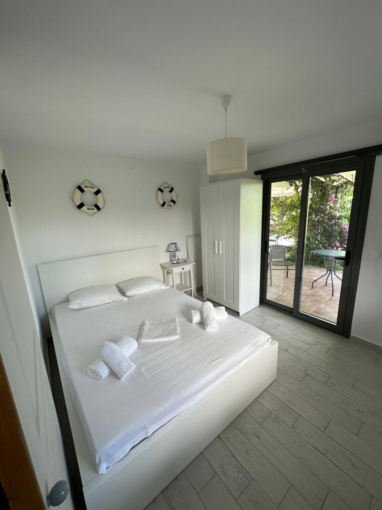 La Casa Al Mare Aparthotel Moles Kalyves Exteriör bild